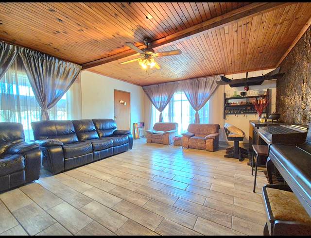 4 BEDROOM FREEHOLD FOR SALE IN VAN DYK PARK